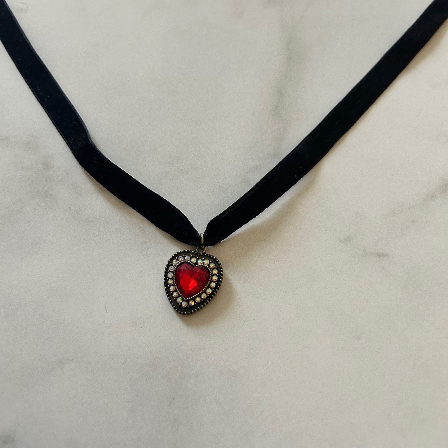 queen of hearts choker