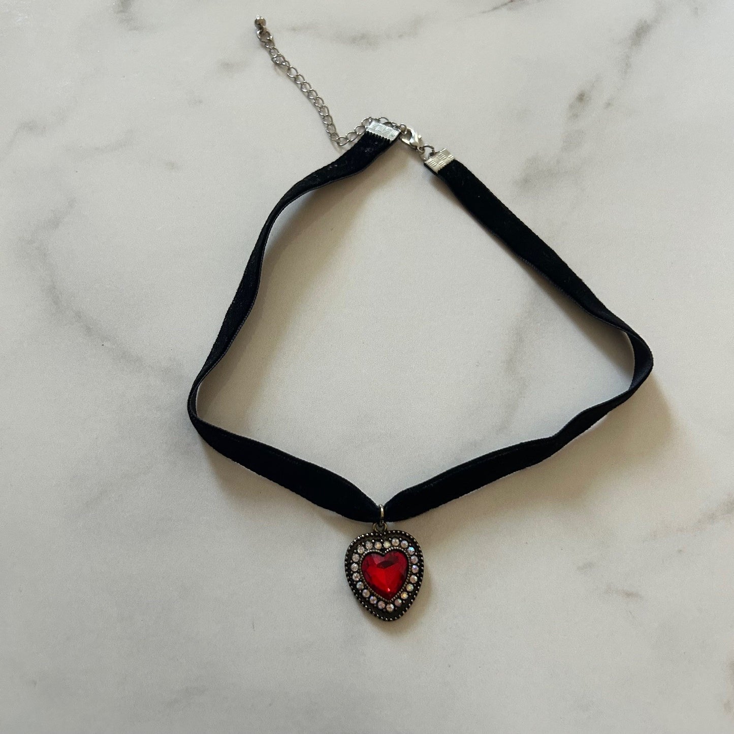 queen of hearts choker