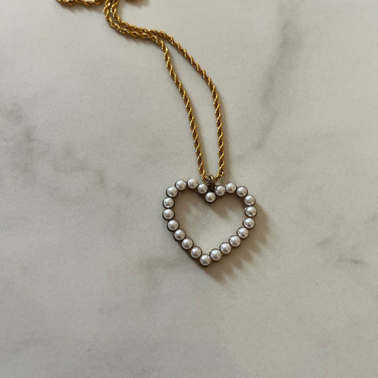 lady pearl in jail · rope link gold plated chain