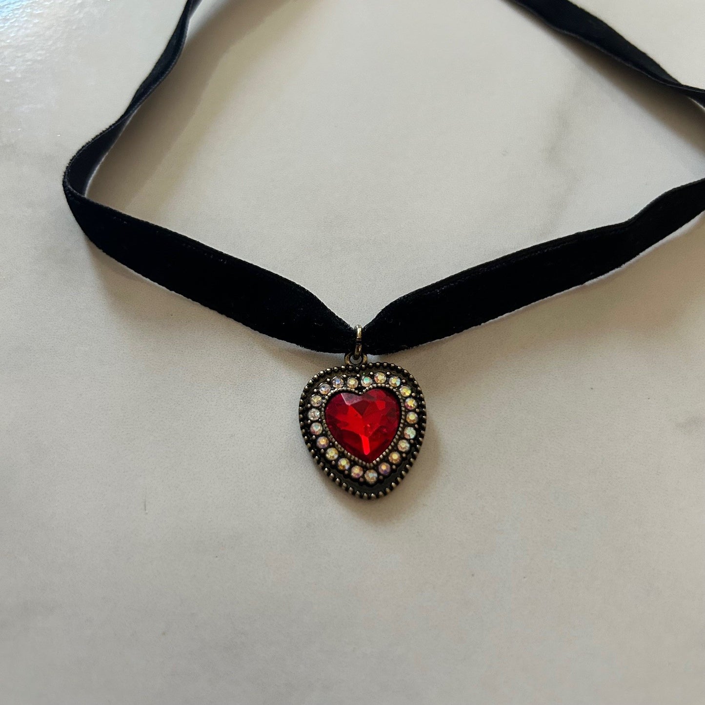 queen of hearts choker