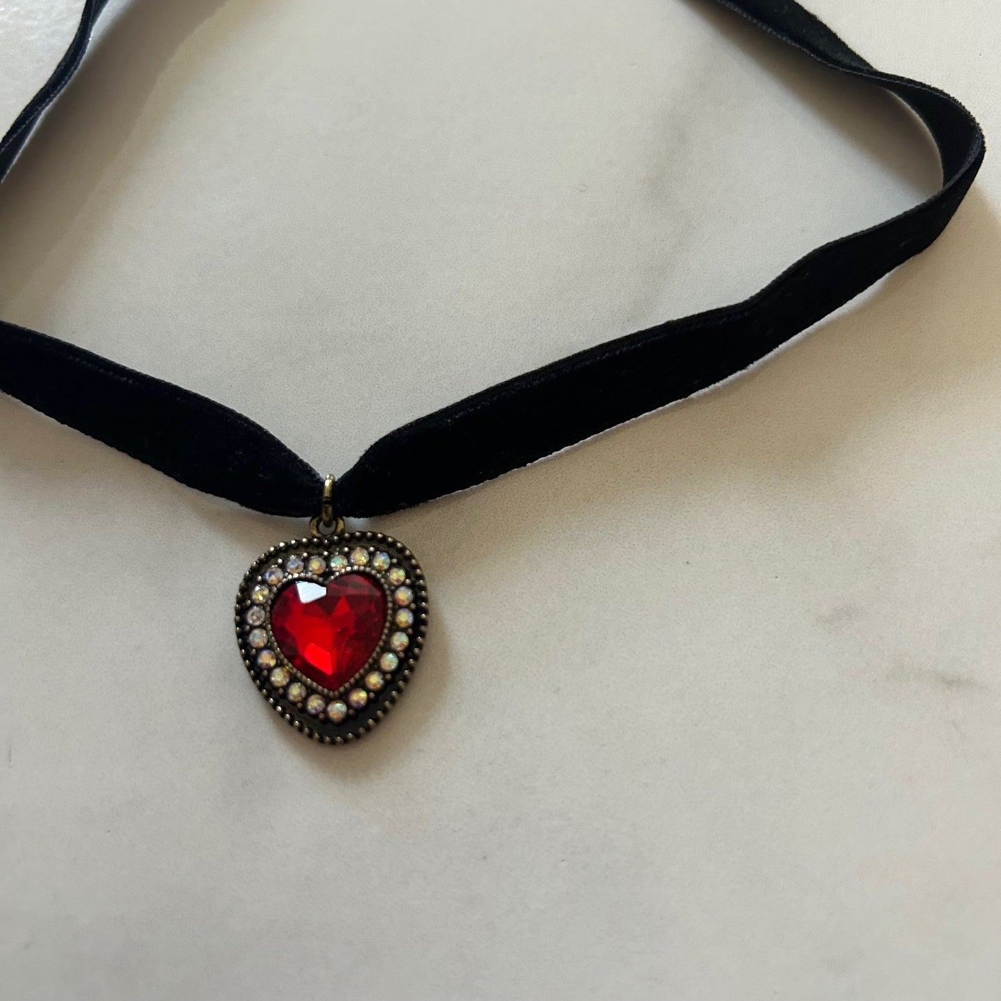queen of hearts choker