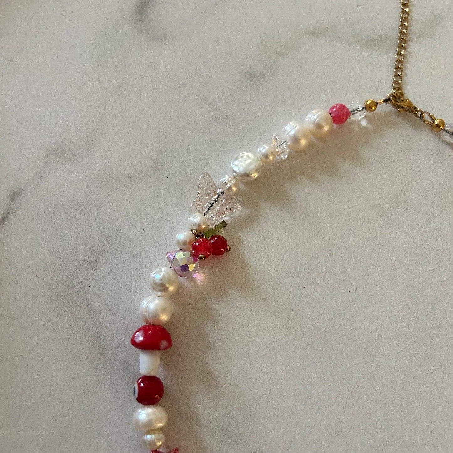 little red hen • half beaded half pearl necklace